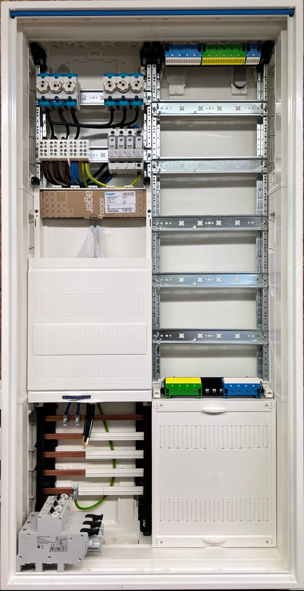 Typ 38 | Hager Zählerschrank für Photovoltaik / PV | SLS | ÜSS | 2xD0-Abgang
